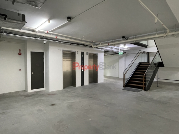 Rare duplex CBD office with internal staircase