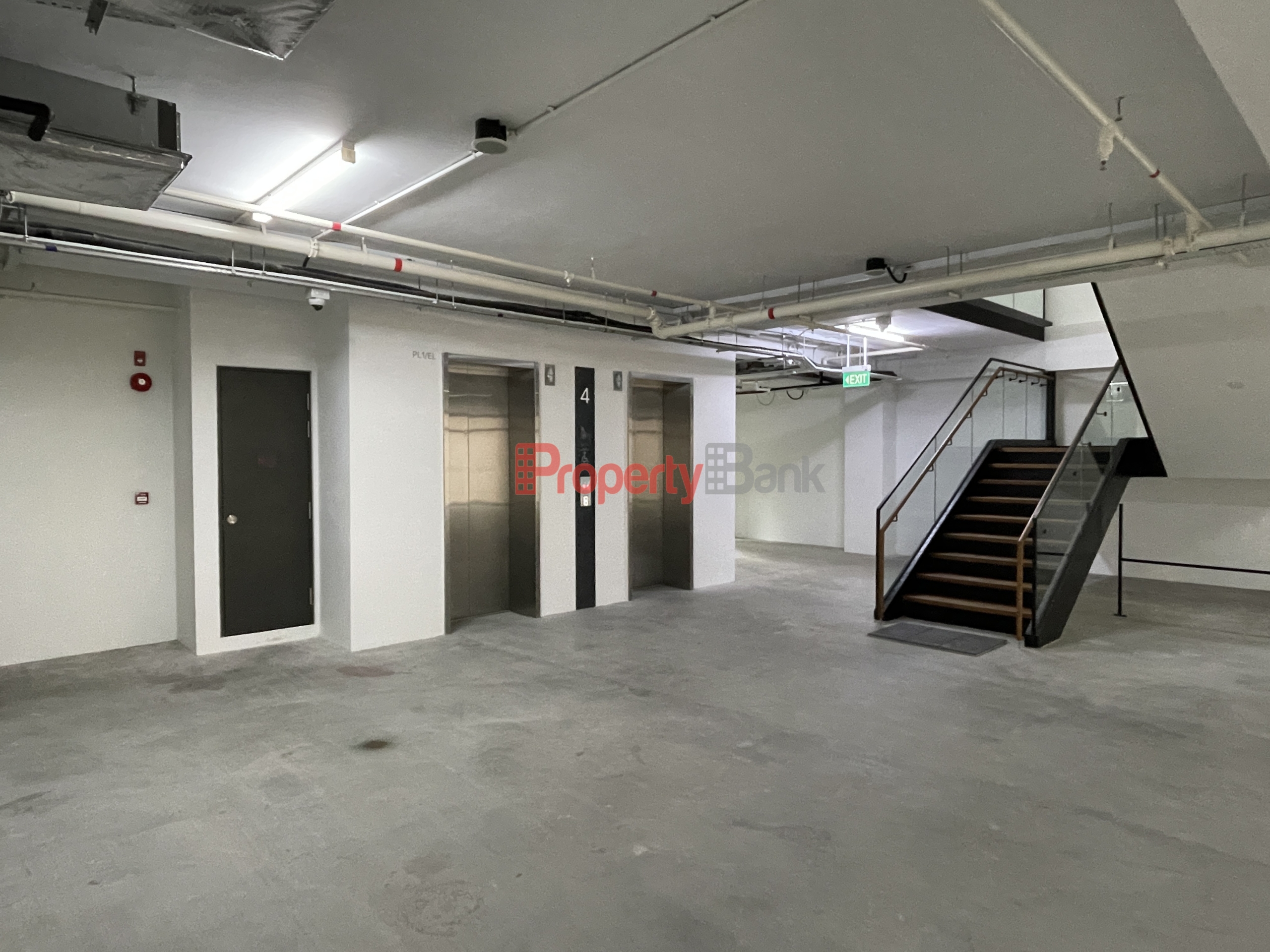 Rare duplex CBD office with internal staircase