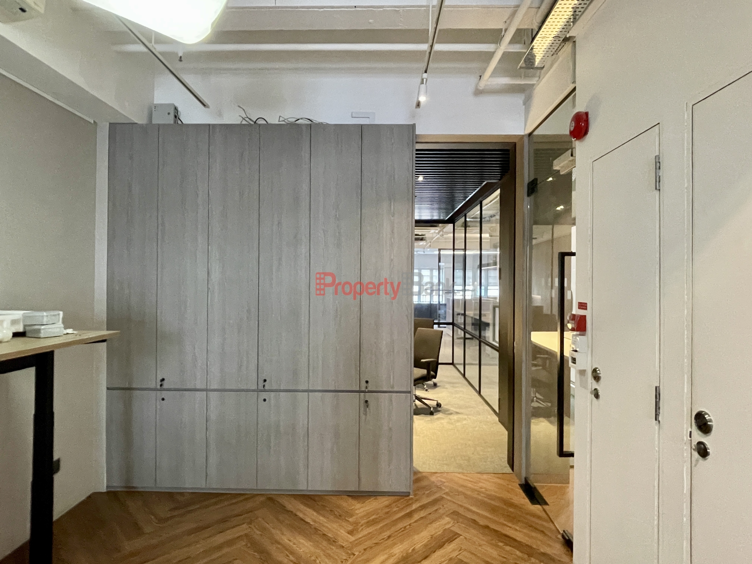 Ready fitted office for lease in Clarke Quay