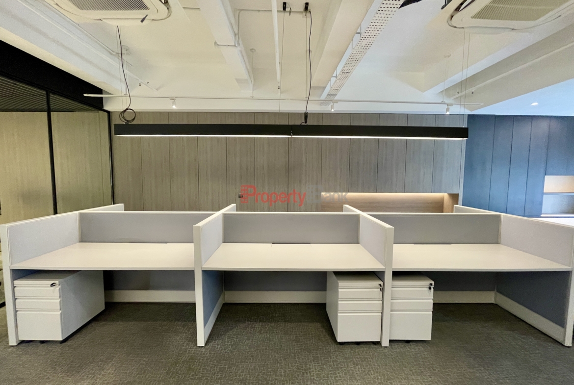 Open workstation in Clarke Quay office
