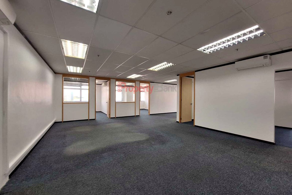 Partially fitted B1 industrial unit for rent in Alexandra