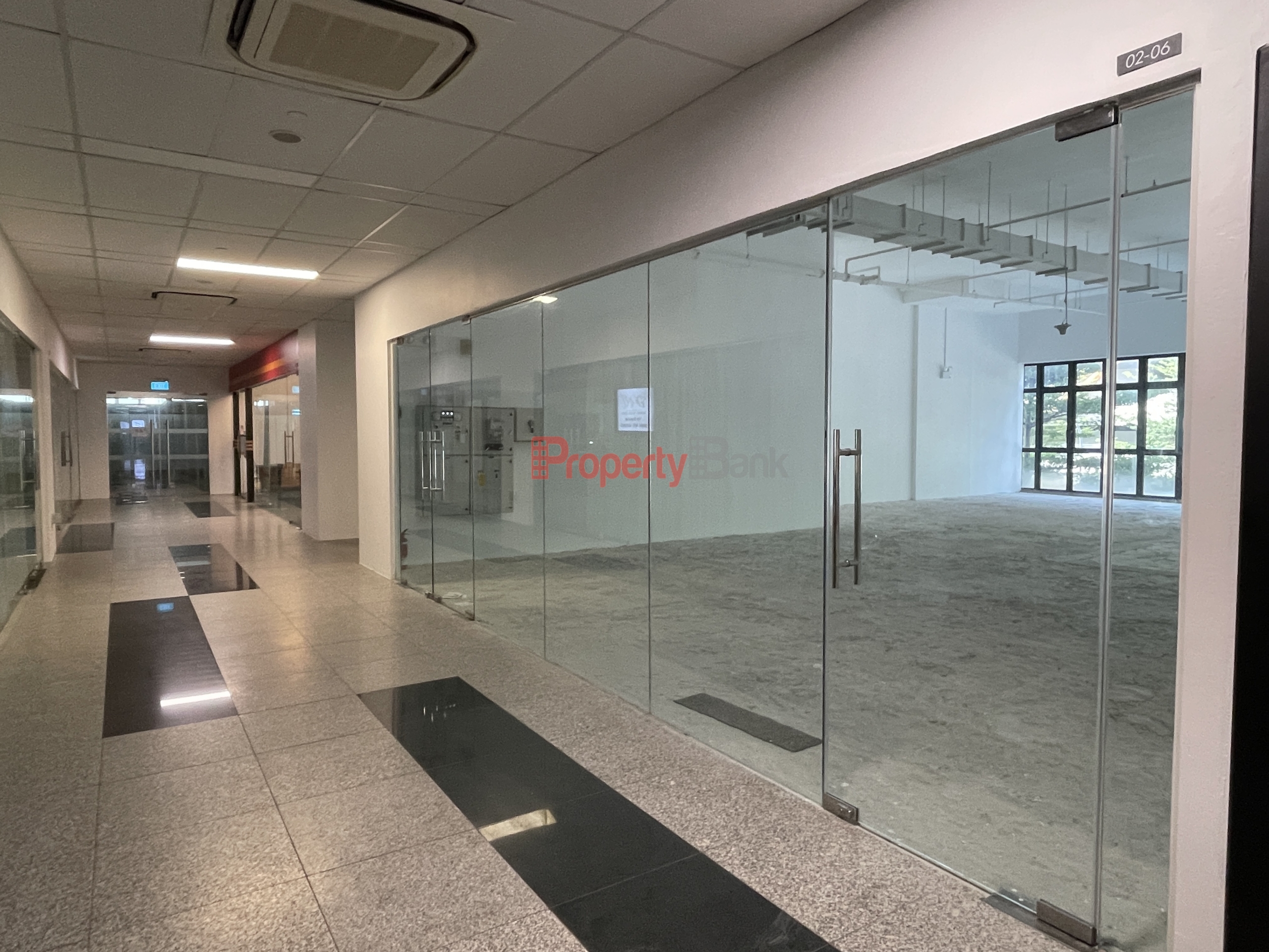 Retail space for rent near MRT