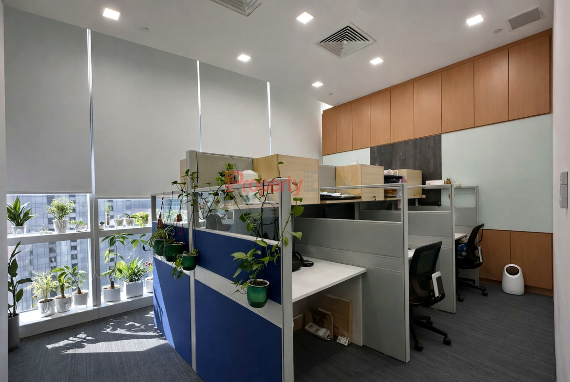 Bright corner office space at SBF Center