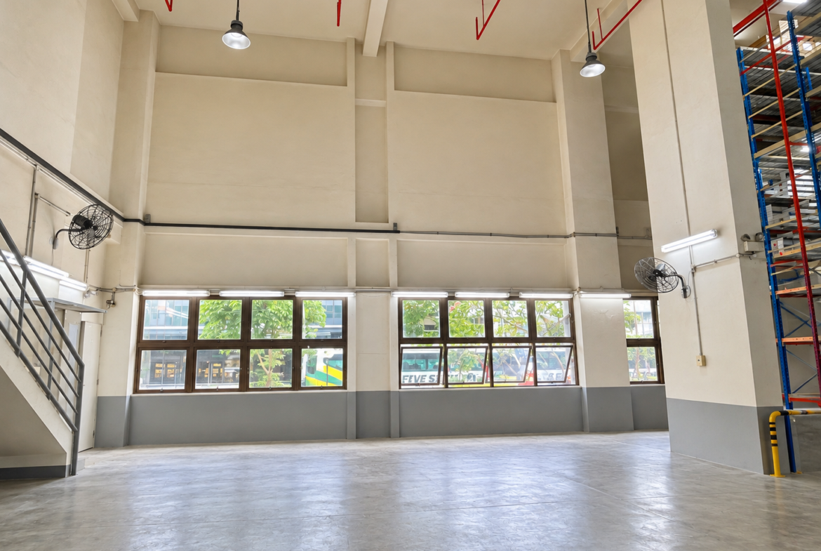 Warehouse with office for rent in Paya Lebar